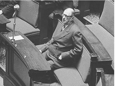 De Gaulle lors du débat d'investiture