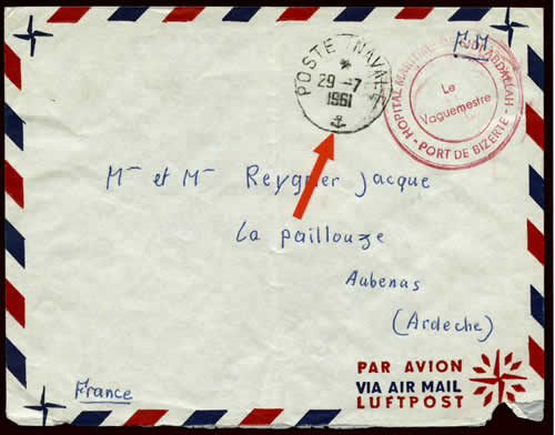 Poste navale avec ancre aplatie