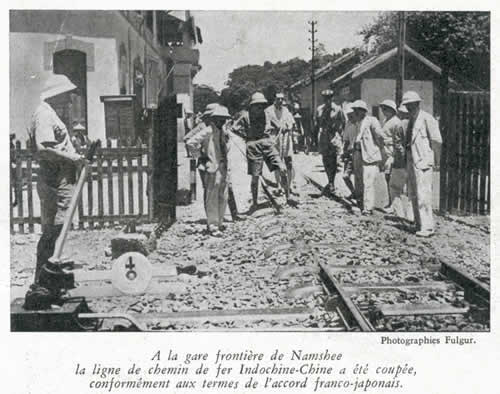 dépose des rails à la frontière